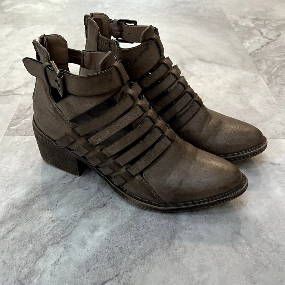 VOLATILE Booties‎ Womens 6.5 Brown McKenna Strappy Ankle Boots